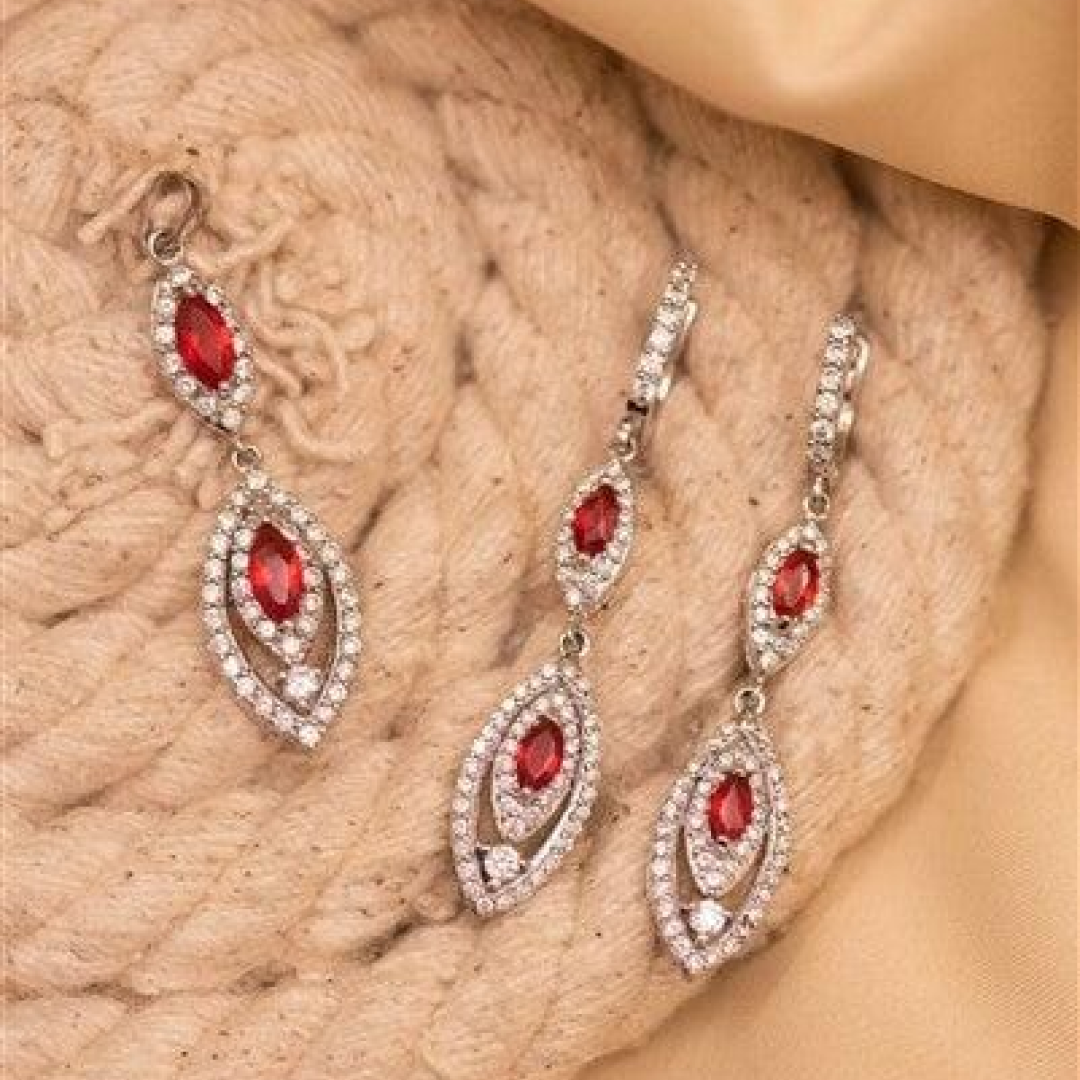 Red Pendant Set